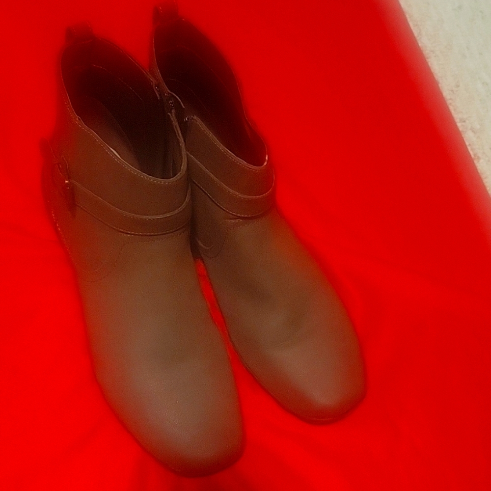 Easy Spirit Boots